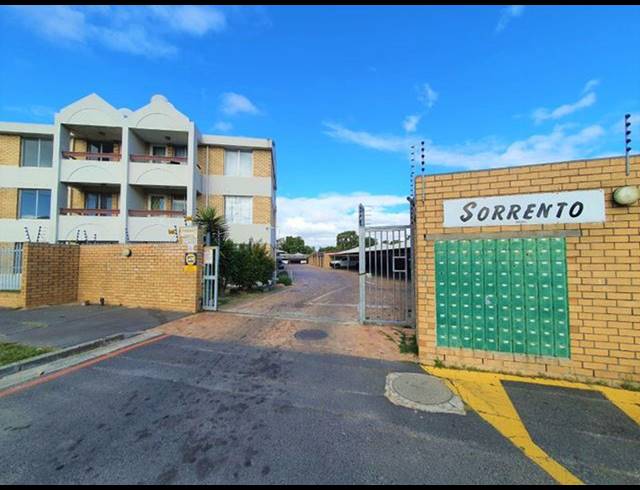 1 BEDROOM APARTMENT TO LET IN CHURCHILL ESTATE